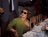 صورة نادرة لـ "بيت ديفيس" بمهرجان كان السينمائى عام 1963