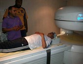 طارق يحيى يجرى أشعة لمعرفة سبب ارتفاع ضغط الدم المفاجئ