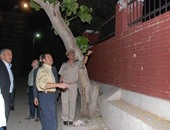 محافظ ومدير أمن أسيوط يزوران الضابط المصاب فى انفجار قنبلة مجمع المحاكم