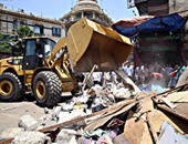 أمن القاهرة يشن حملات لإزالة إشغالات المقاهى بمصر الجديدة 
