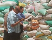 شرطة التموين تضبط أطنان من السلع الغذائية الفاسدة بالأسواق قبل بيعها للمواطنين