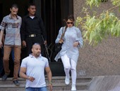بالفيديو والصور.. زينة تغادر المحكمة بعد حضور دعوى إثبات النسب ضد أحمد عز