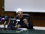 وزير الأوقاف: إرسال باحثات لجامعة القاهرة للتأكد من المنتقبات داخل المسجد