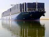 ثالث أكبر سفينة حاويات فى العالم تعبر قناة السويس