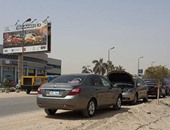 بالصور.. ملاك سيارات جيلى يحتجون أمام توكيل غبور"أبو رواش" لسوء المعاملة