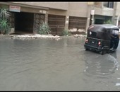 "واتس آب اليوم السابع": "كفر طهرمس" بالجيزة يغرق فى مياه الصرف الصحى 