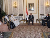 محلب يبحث مع مستشار رئيس دولة الإمارات تنفيذ مشروعات المؤتمر الاقتصادى