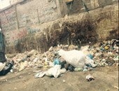 "واتس آب اليوم السابع": تراكم القمامة أمام محطة قطار سيدى بشر بالإسكندرية