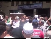 بالفيديو.. تشيع جثمان المخرج سامى محمد من مسجد السيدة نفيسة فى غياب الفنانين