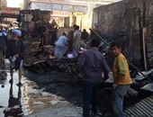 ندب الأدلة الجنائية لمعاينة حريق أكشاك الباعة بالإسكندرية 