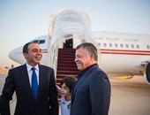 بالصور..ملك الأردن يستقبل الأمير على بمطار الملكة علياء بعد انتخابات الفيفا