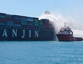  مهاب مميش : عبور 44 سفينة قناة السويس بحمولة 3.5 مليون طن