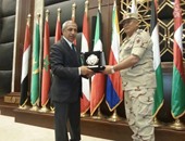 قائد المنطقة الشمالية العسكرية يزور الأكاديمية العربية للعلوم بالإسكندرية
