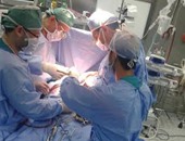 نجاح أول عملية جراحية لغلق تمدد شريان المخ عن طريق الحاجب فی سلطنة عمان