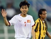 بالفيديو.. لاعبة فيتنامية تتحدى نجوم الكرة العالمية وتسجل هدفين من الـ"كورنر"