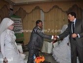 بالصور..محافظ بنى سويف يشارك فى حفل زفاف جماعى للفتيات اليتيمات