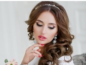 بالصور.. تربعى على عرش ملكات الجمال يوم زفافك بإطلالات رومانسية فى 2015