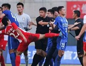 "خناقة شوارع" بين اللاعبين بعد انتهاء مباراة فى كأس الصين