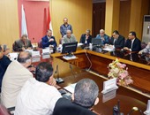 بالفيديو والصور.. محافظ كفرالشيخ يبحث المشروعات التنموية مع أعضاء البرلمان 