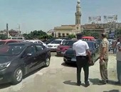 بالفيديو.. نائب المحافظ يعطل المرور بمصر الجديدة..ومواطن: "عامل فيها محافظ"