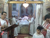 بالفيديو والصور.."زفة" وزغاريد داخل كنائس كفر الشيخ احتفالا بعيد الميلاد 
