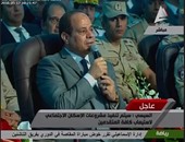 السيسي ينتقد عدم دقة بيانات وزير النقل ويطالب كامل الوزير بمراجعتها