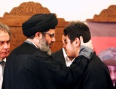 بالصور.. نجل قتيل حزب الله "بدر الدين" يتلقى عزاء والده بحضور قيادات التنظيم