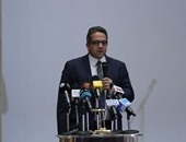 وزير الآثار يغادر إلى لندن لافتتاح معرض آثار مصر الغارقة