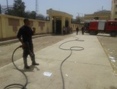 بالصور.. السيطرة على حريق بمخزن مدرسة فى كفر الشيخ