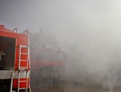 بالفيديو والصور.. الحماية المدنية تسيطر على حريق هائل بمخزن بلاستيكات بأكتوبر