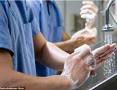 الديلى ميل: 70٪ من الأمراض المنقولة بالمستشفيات سببها عدم غسل الأيدى