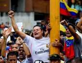 القنابل والرصاص المطاطى وسيلة الشرطة الفنزويلية لقمع المتظاهرين ضد الرئيس