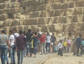 فى الفترة الصباحية..4 آلاف مصرى وأجنبى يحتفلون بأول أيام العيد بالأهرامات