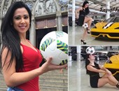بالفيديو والصور.. فتاة برازيلية مثيرة تستغل كرة القدم لإغراء الشباب