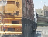 صحافة المواطن.. قارئ يشكو سير سيارات النقل الثقيل على كوبرى فيصل نهارا