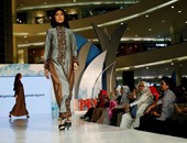 بالصور.. عروض الأزياء الإندونيسية تقدم موضة رمضان للمحجبات