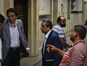 رفع جلسة محاكمة نقيب الصحفيين بتهمة إيواء مطلوبين أمنيا للاستراحة
