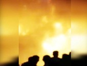 بالفيديو .. اندلاع حريق مروع بمحول كهربائى بقرية ميت سويد فى الدقهلية