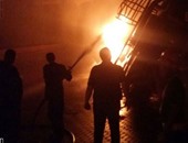 بالفيديو.. حريق هائل فى الرويعى بالعتبة والدفع بسيارات الإطفاء للسيطرة على النيران