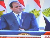 مزارع من الفرافرة للسيسي: أنت زعيم العالم.. والرئيس يرد "تحيا مصر بأهلها"