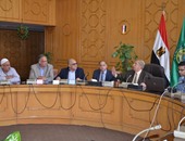 محافظ الإسماعيلية يناقش تفعيل اتفاقيات التعاون مع الغرف العربية والأجنبية