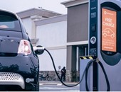 دراسة: السيارات الكهربائية أرخص من البنزين والديزل