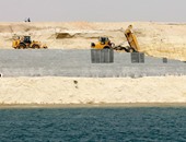 رفع 224.9 مليون متر مكعب رمال مشبعة بالمياه من قناة السويس الجديدة