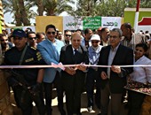 وزير التنمية المحلية وأبو هشيمة يفتتحان أعمال إعادة إعمار 50 منزل فى المنيا