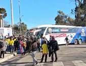 بالصور.. وصول حافلة إكوادور لملعب "إلياس" وسط مساندة جماهيرية