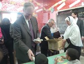 بالصور.. سفير الاتحاد الأوروبى يتفقد مدارس الفصل الواحد ببنى سويف