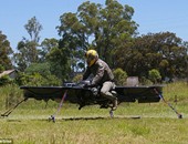 بالصور.. مخترع نيوزلاندى يصمم دراجة طائرة مخصصة للجنود