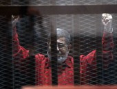 أخبار مصر للساعة1.. "مرسى" بـ"البدلة الحمراء" للمرة الأولى فى "التخابر"