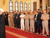 صور الرئيس السيسى ووزير الدفاع خلال أداء صلاة الجمعة بمسجد المشير طنطاوى