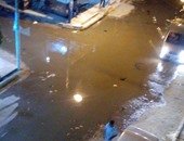 بالصور.. شارع الدقهلية بالإسماعيلية يغرق فى مياه الصرف الصحى